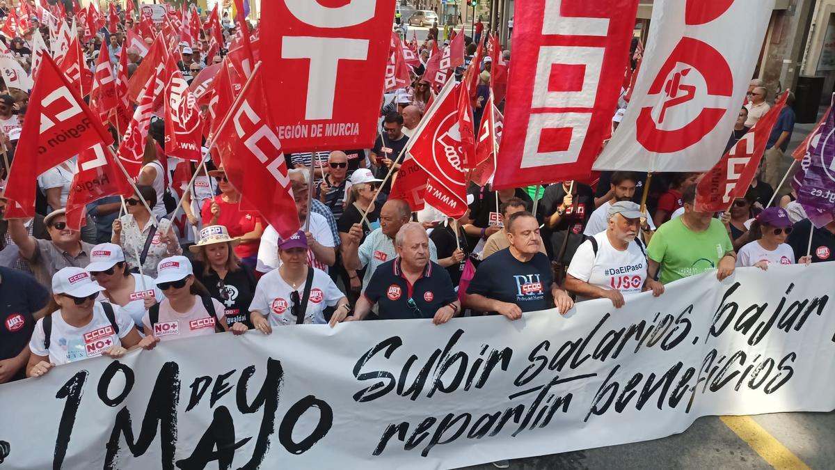 Manifestación del Día de los Trabajadores en Murcia a su paso por la Gran Vía