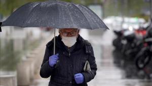 zentauroepp53154883 madrid  13 04 2020  coronavirus  covid 19  una persona mayor200417160330