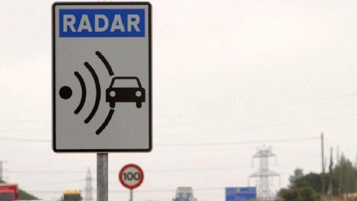 El truco de la DGT para ‘cazar’ a los que frenan antes del radar