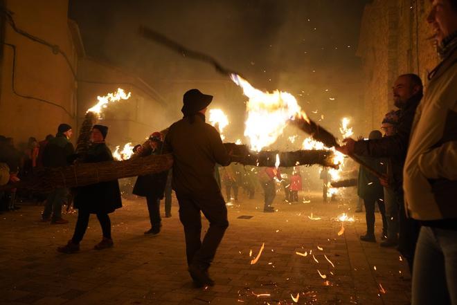 GALERIA: Sant Julià de Cerdanyola celebra la Fia-faia 2023