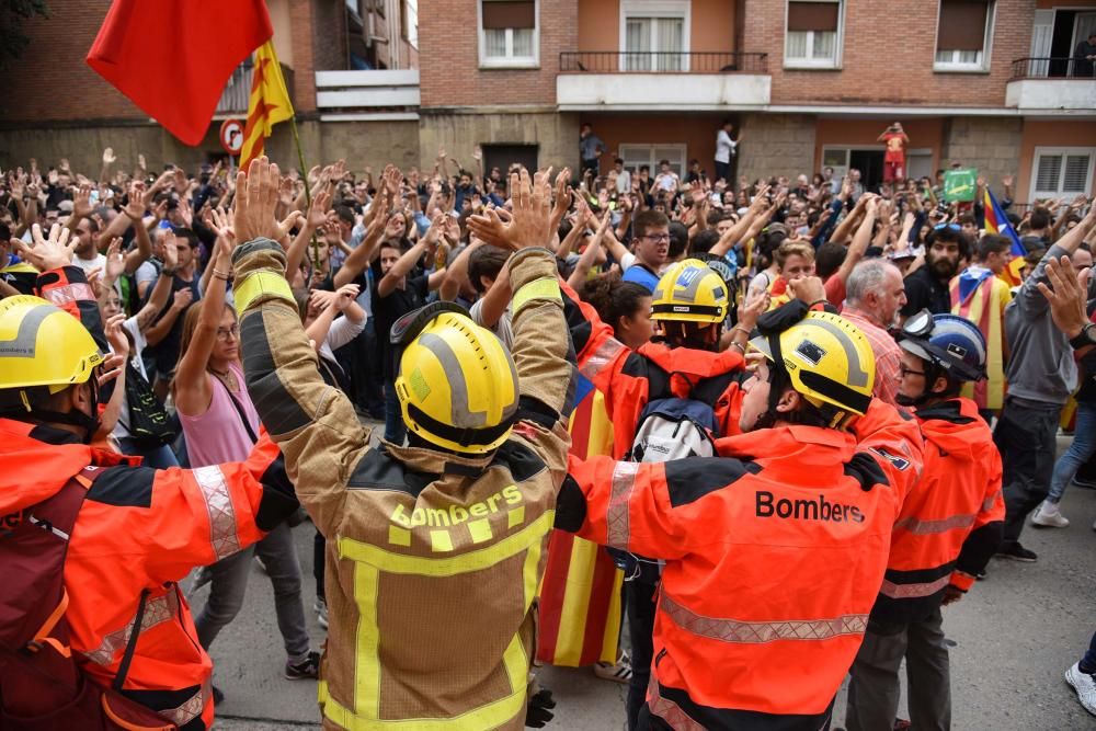 Multitudinària manifestació contra la violència a Manresa