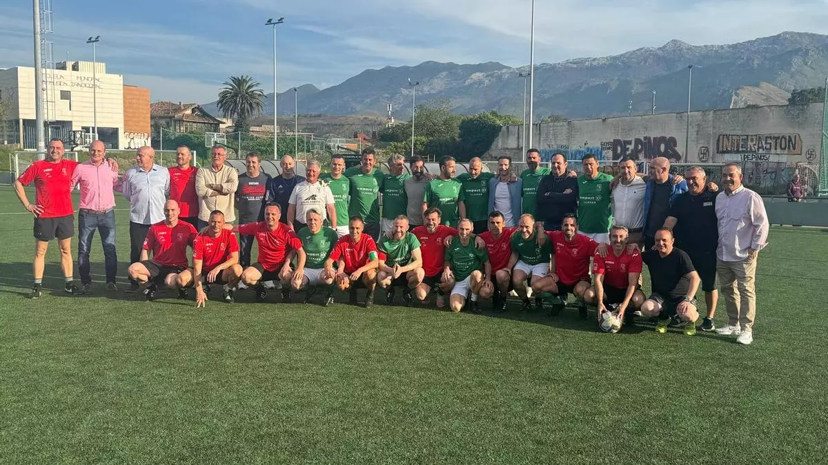 El XXV Aniversario del primer ascenso del CD Llanes a Tercera, un éxito: la crónica y las imágenes
