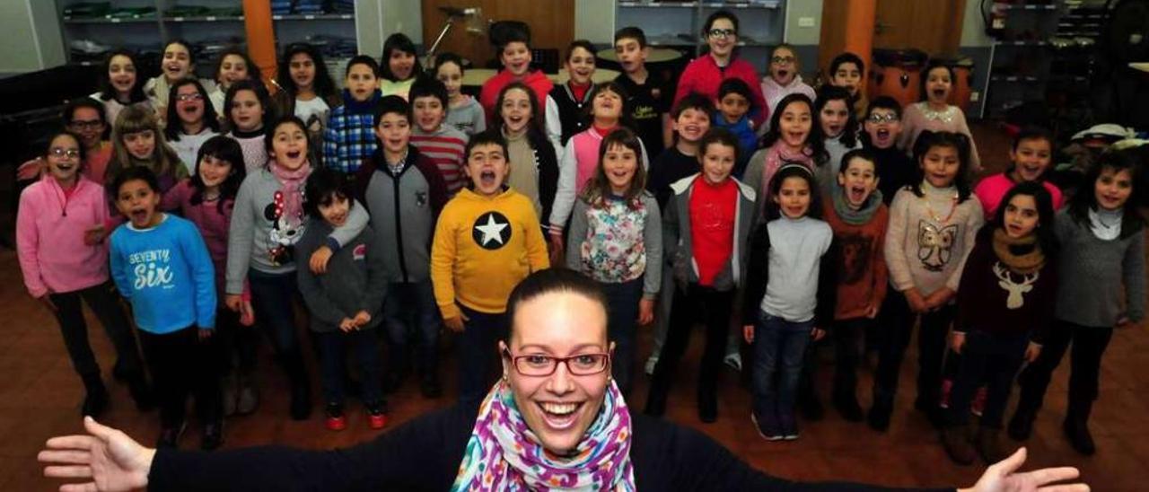 Marina Penas, directora de la coral de voces blancas de la Escuela de Música de Meaño. // Iñaki Abella