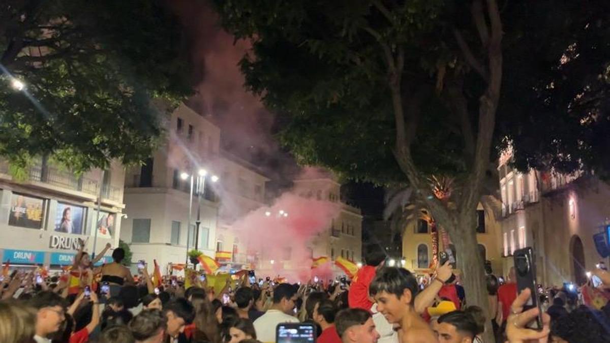 Elche estalla de felicidad tras ganar España a Argentina en la final del Mundial