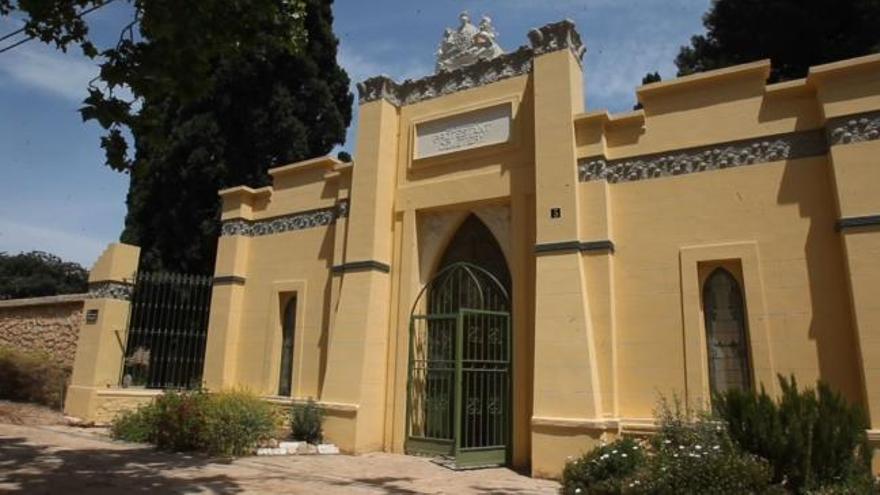 Un paseo por el cementerio inglés de Valencia