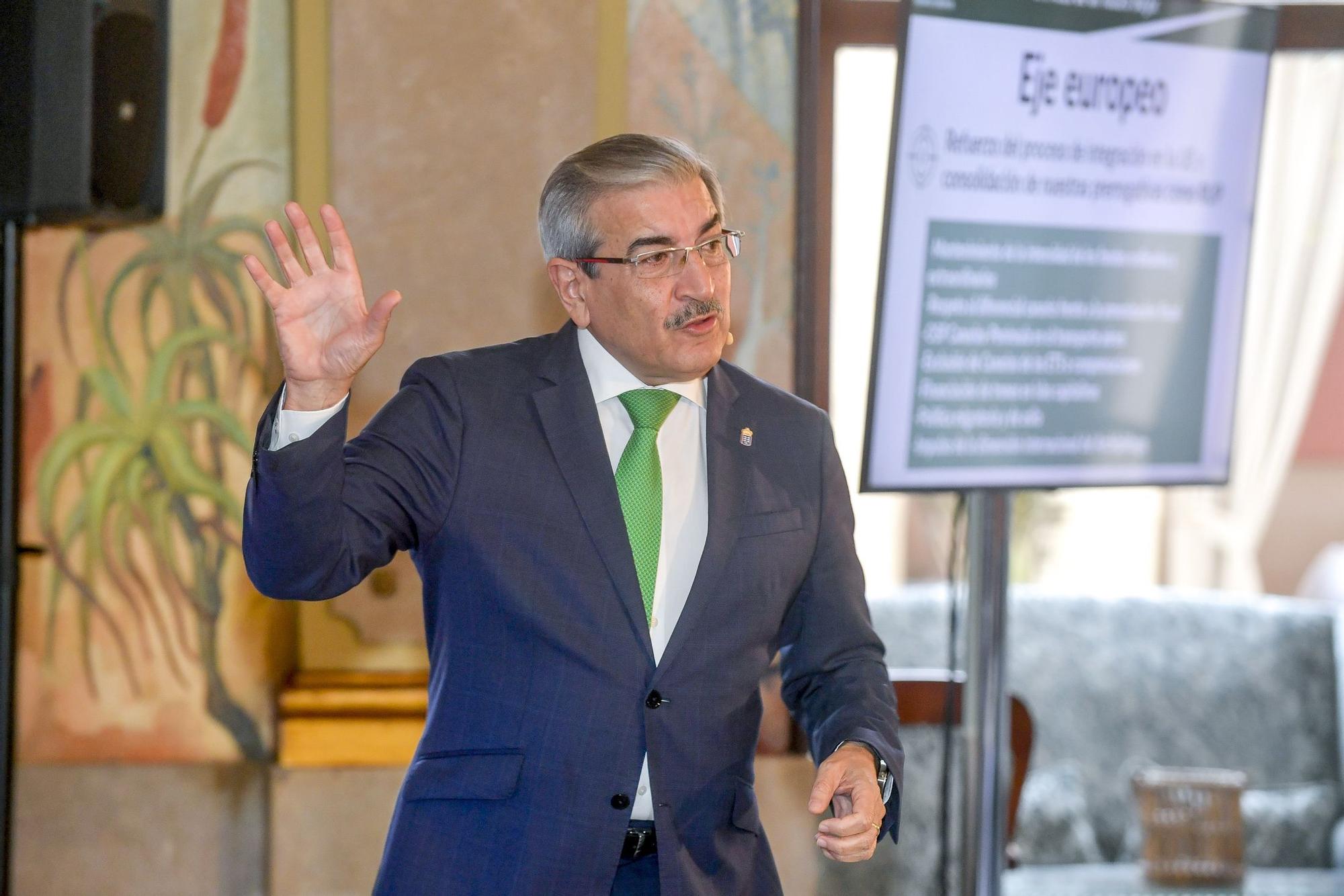 Román Rodríguez interviene en el Foro de Prensa Ibérica con la conferencia 'Capaces de un futuro mejor'