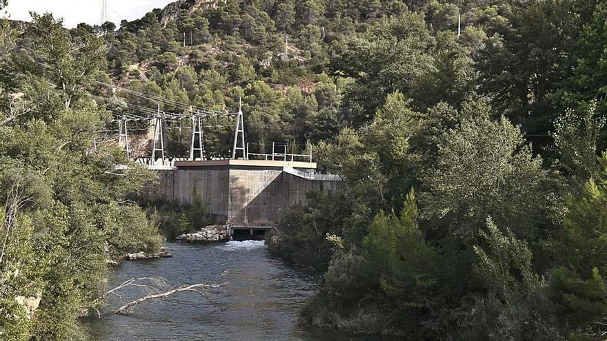 Los regantes piden a Pedro Sánchez que pare el recorte del trasvase