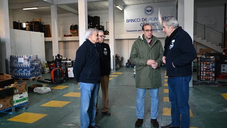 El Banco de Alimentos de Cáceres se adapta a las nuevas tarjetas monedero y reparte más de un millón de kilos en 2024