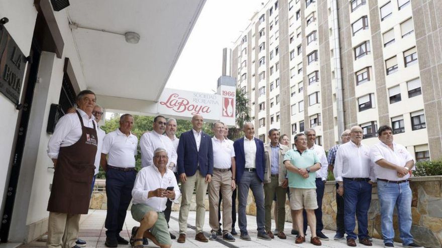 Reconocimiento al club en La Boya