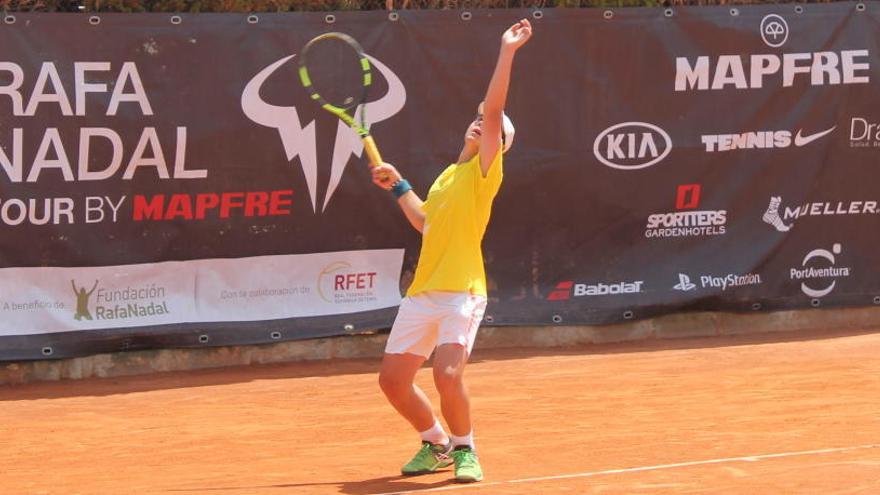 Uno de los partidos del Rafa Nadal Tour que se celebra en el Montemar de Alicante hasta el sábado.