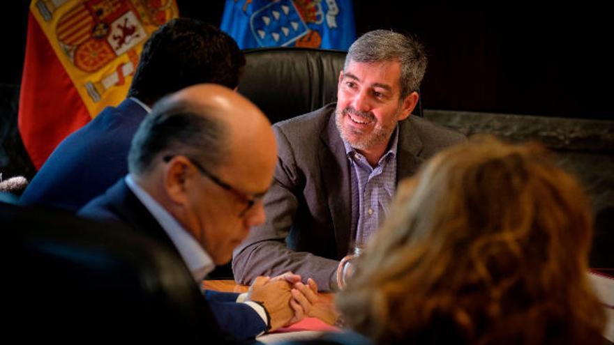 José Miguel Barragán, Pablo Rodríguez y Fernando Clavijo, ayer, en el Consejo de Gobierno.