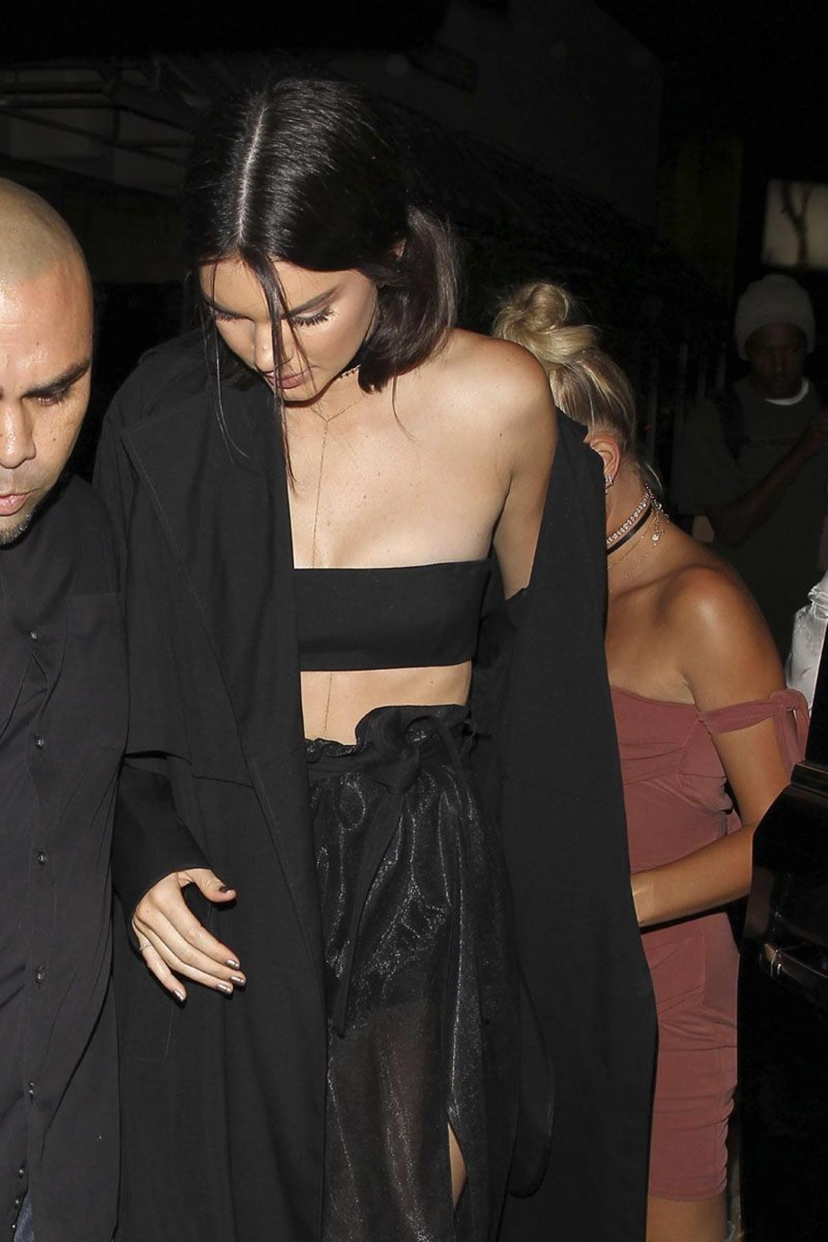 Kendall Jenner luce piel en el cumpleaños de su hermana Kylie