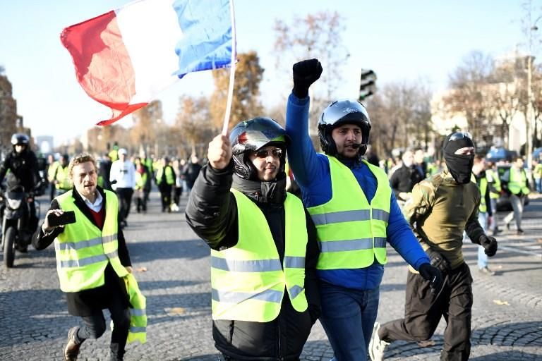 Los ''chalecos amarillos'' protestan en Francia