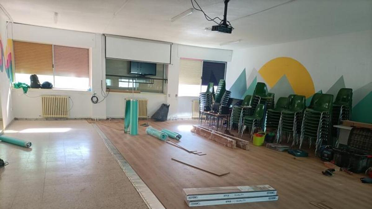 Obras de mejora en el CEIP Felipe II de El Escorial, donde el Ayuntamiento concentra la mayor parte de la inversión destinada a renovar los colegios públicos del municipio.