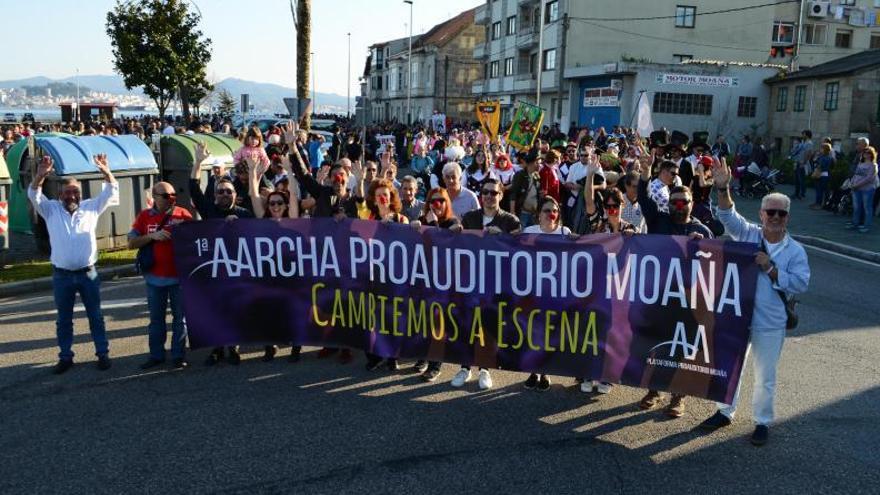 Colectivos culturales y sociales llenaron las calles moañesas en 2019 para exigir un espacio escénico digno. | GONZALO NÚÑEZ