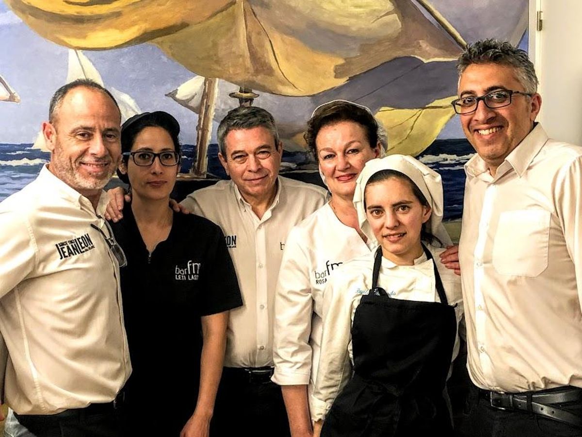 Equipo del Bar 'FM' de Granada.