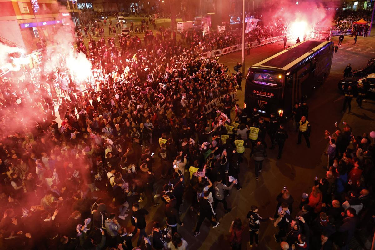 Recibimiento al equipo en Balaídos antes del partido contra el Villarreal.