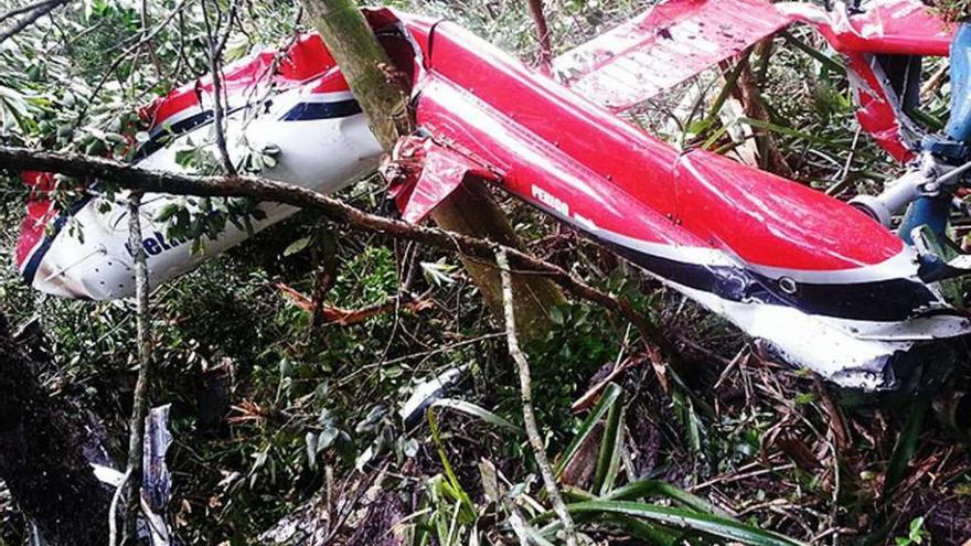 Mueren cinco personas carbonizadas  al estrellarse un helicóptero en Brasil