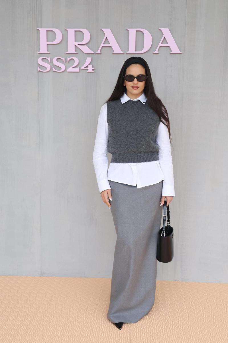 Rosalía, en el desfile de Prada, en Milán.