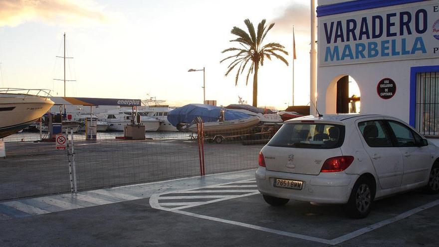 El varadero y gasolinera del puerto deportivo Virgen del Carmen.