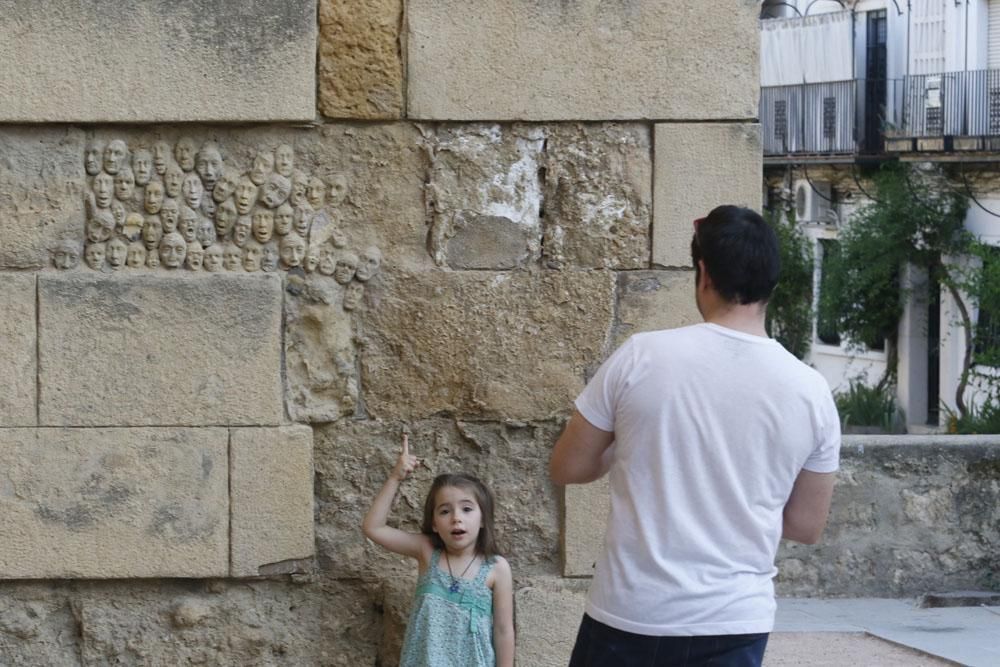 Las caras de la Puerta de Almodóvar