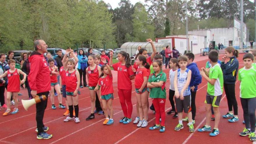 El Club Oriente reúne en Posada de Llanes a los jóvenes atletas de la comarca