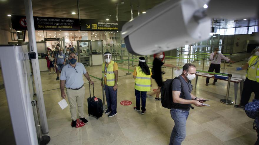 La pandemia reduce la cifra  de ciudadanos nacionalizados a menos de la mitad