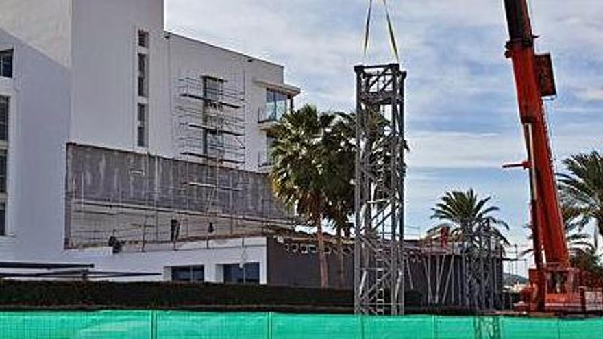 Hotel de Santa Eulària en obras este invierno.