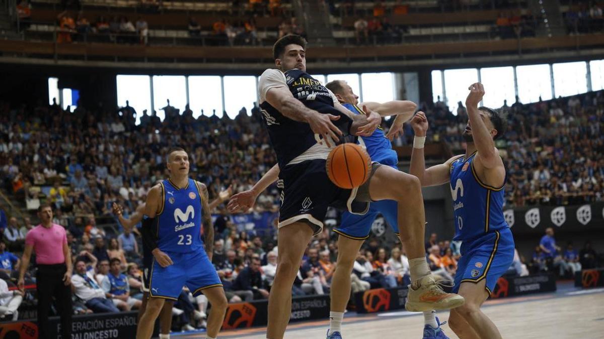 Alonso Faure, ante el Movistar Estudiantes en la Final a 4 por el ascenso a la ACB