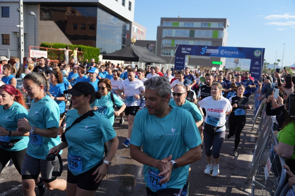 Búscate en las fotos de la Carrera de las Empresas en Castellón