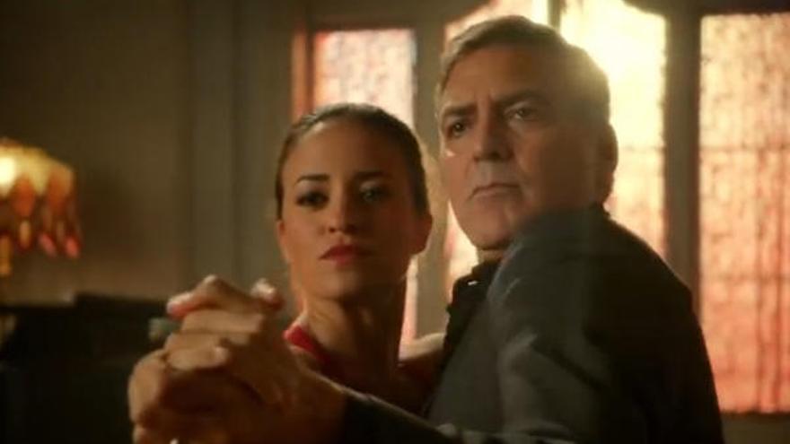 La fallera que enseña tango a Clooney