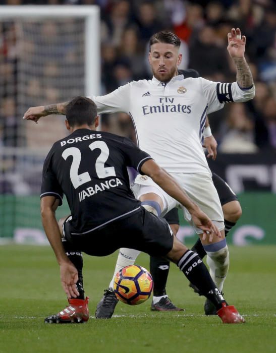 El Dépor cae ante el Real Madrid en el descuento