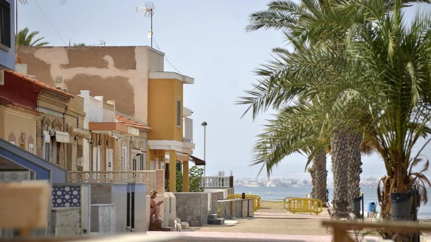 Perspectiva de la playa de Los Urrutias durante este verano.