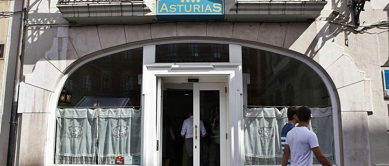 El hotel Asturias, uno de los princiales escenarios de la película. | Ángel González