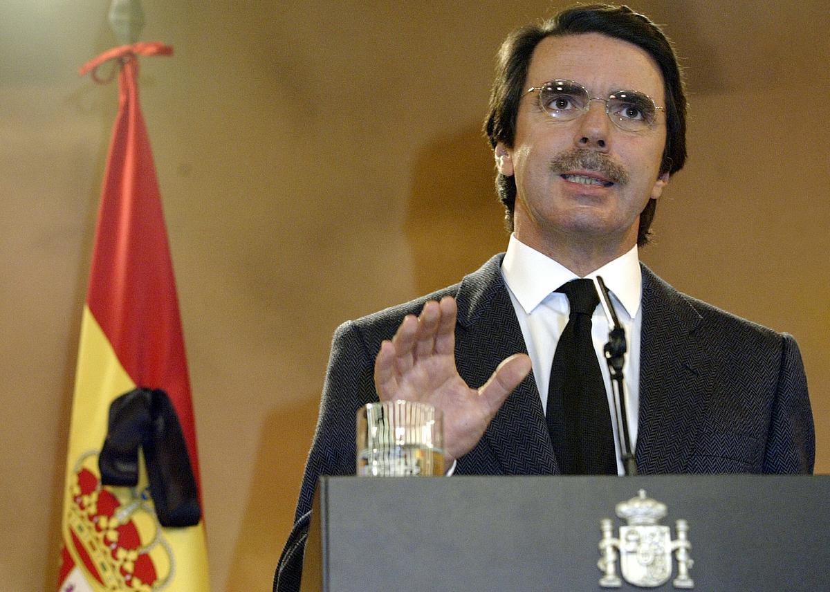 Aznar, avui, en sortiria airós