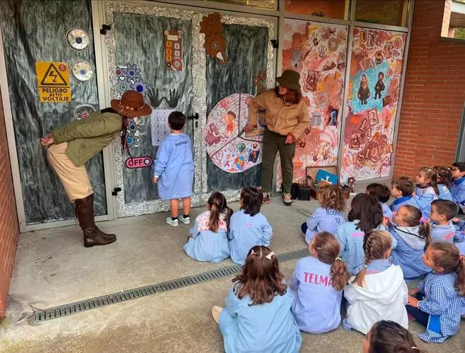 Los alumnos de La Fresneda, en Siero, viajan en el tiempo