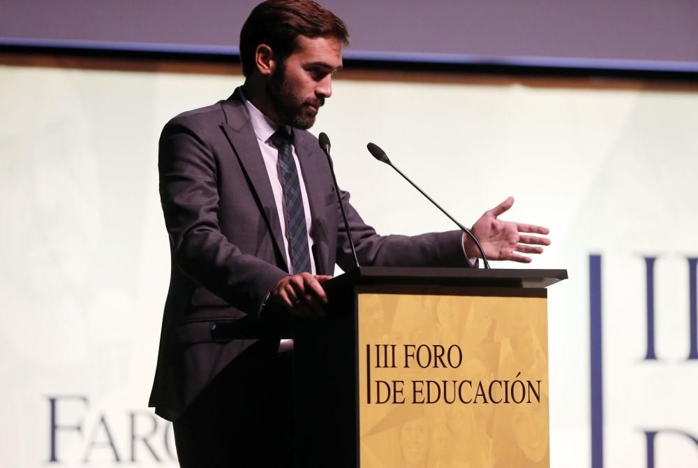 "Hay que despertarse": arranca el III Foro de Educación FARO. // Marta G. Brea