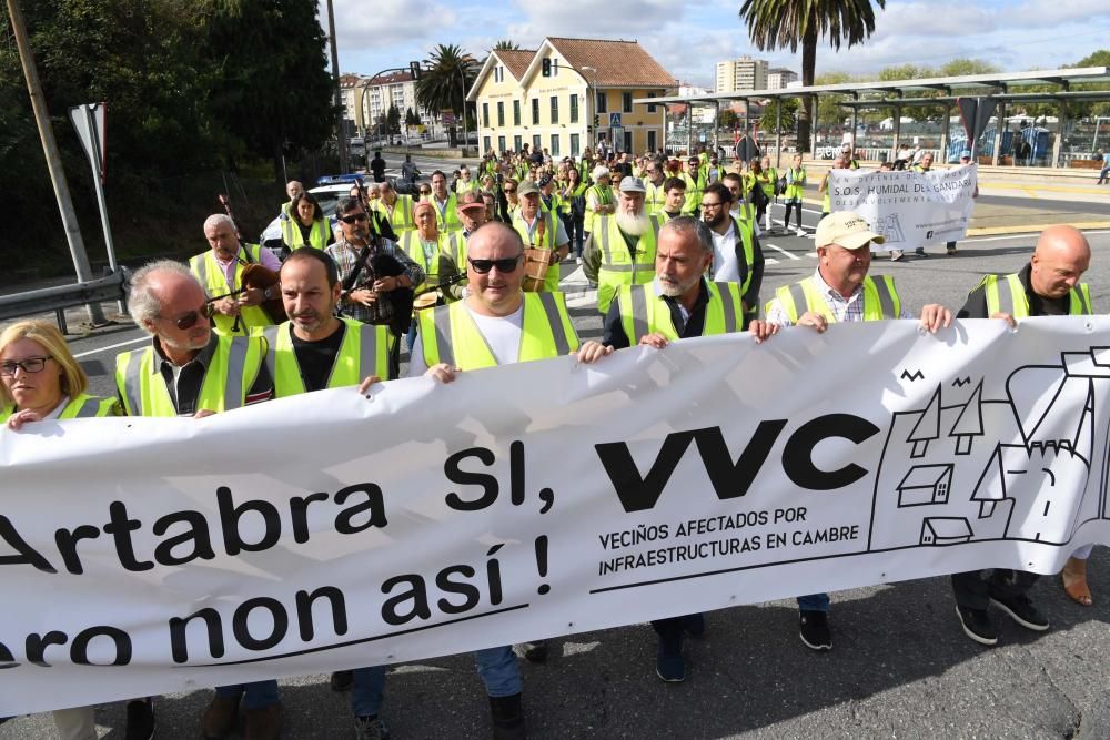 Vecinos cortan tráfico en protesta por el trazado