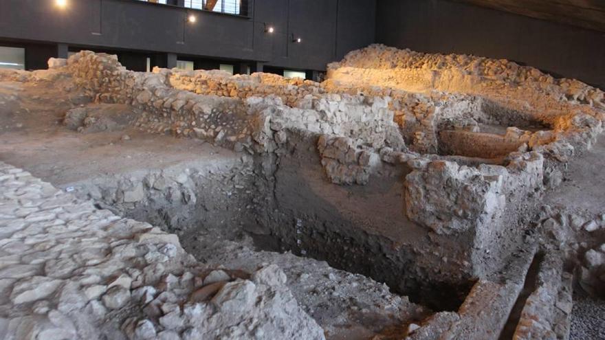 Restos de la sinagoga de Lorca, que está bajo el Castillo de la ciudad.