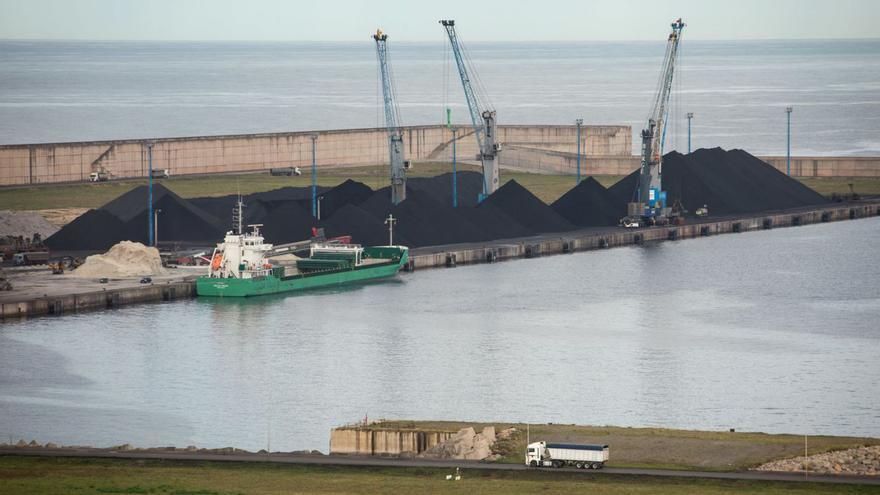 Vista del Muelle Norte de El Musel. | Juan Plaza