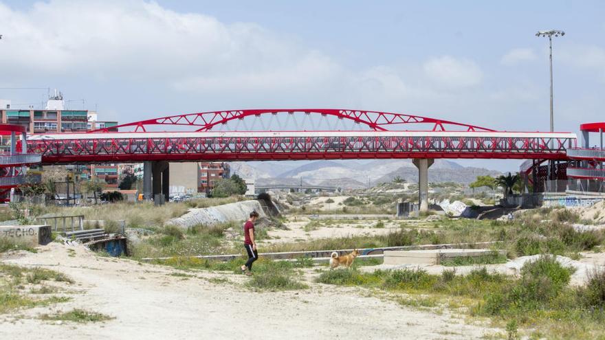 Compromís exige a Barcala que firme la adenda del Parque Central este mes