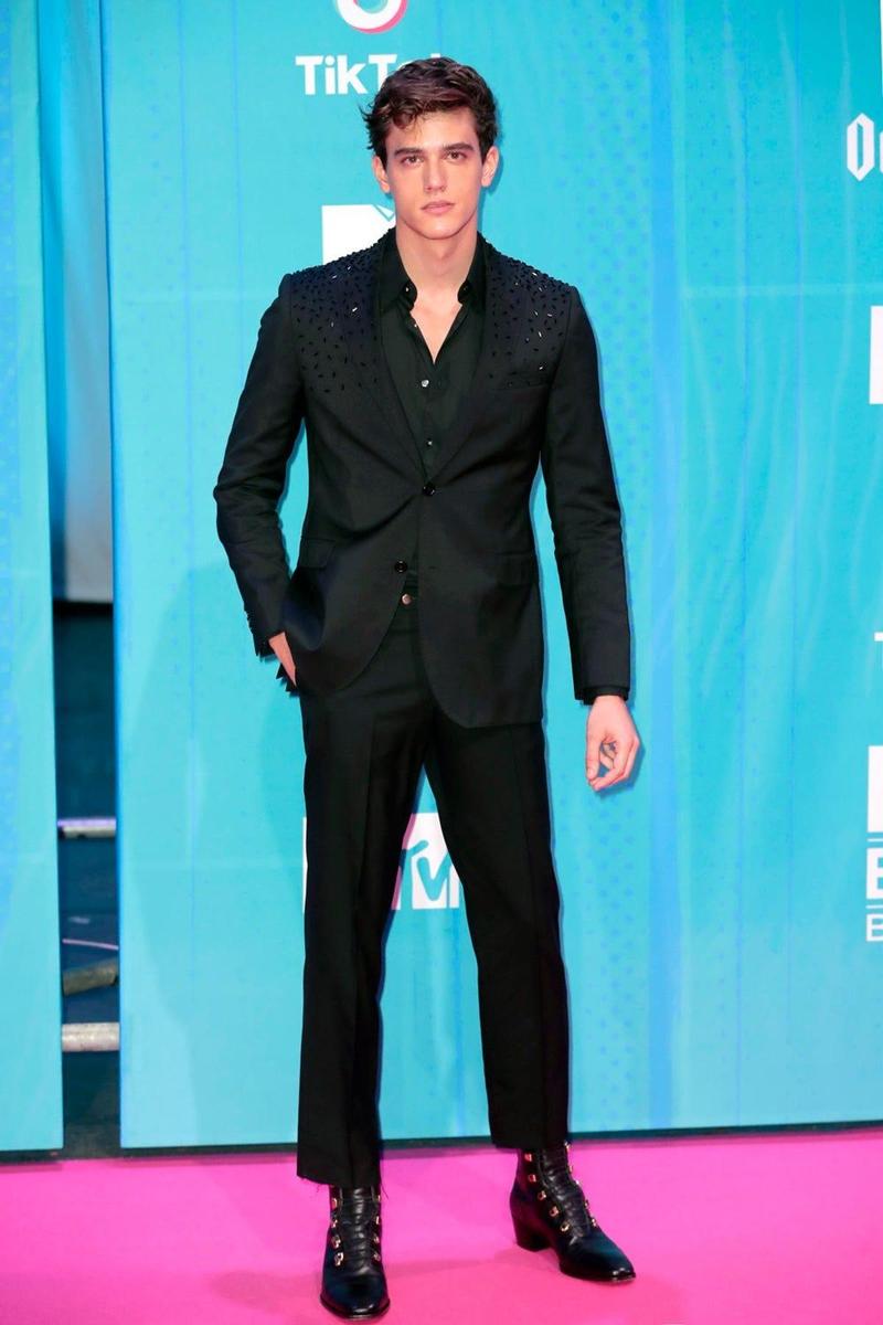 Xavi Serrano en la alfombra rosa de los MTV EMAs