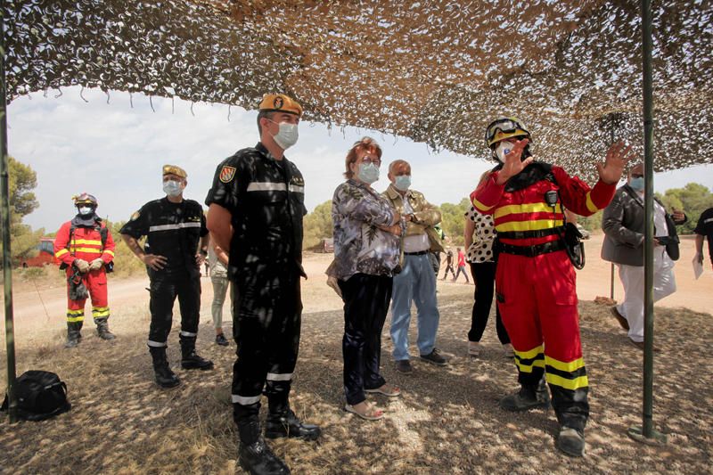 Gloria Calero visita la Unidad Militar de Emergencias, UME en la base militar de Bétera