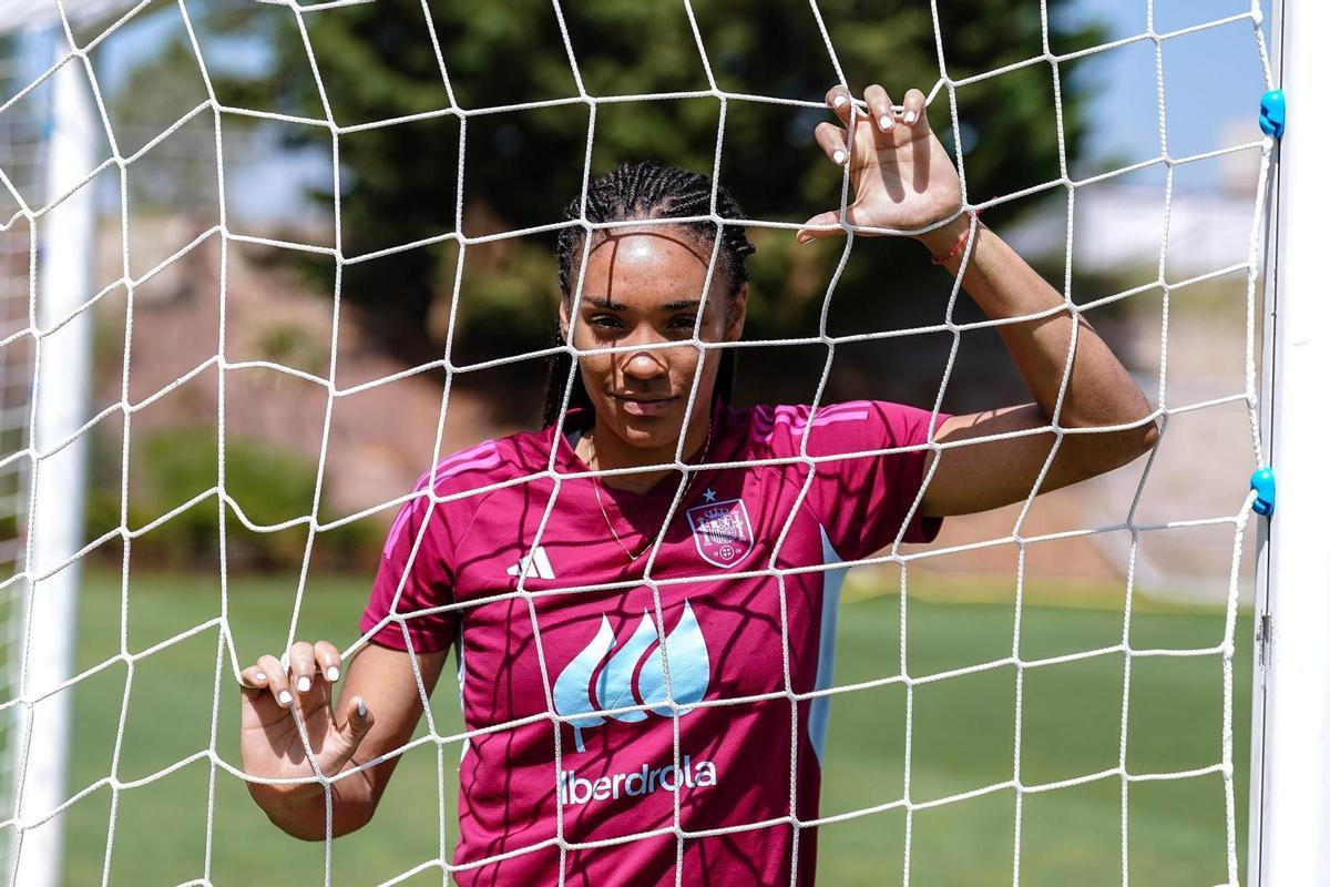 Paralluelo, posando para la entrevista.