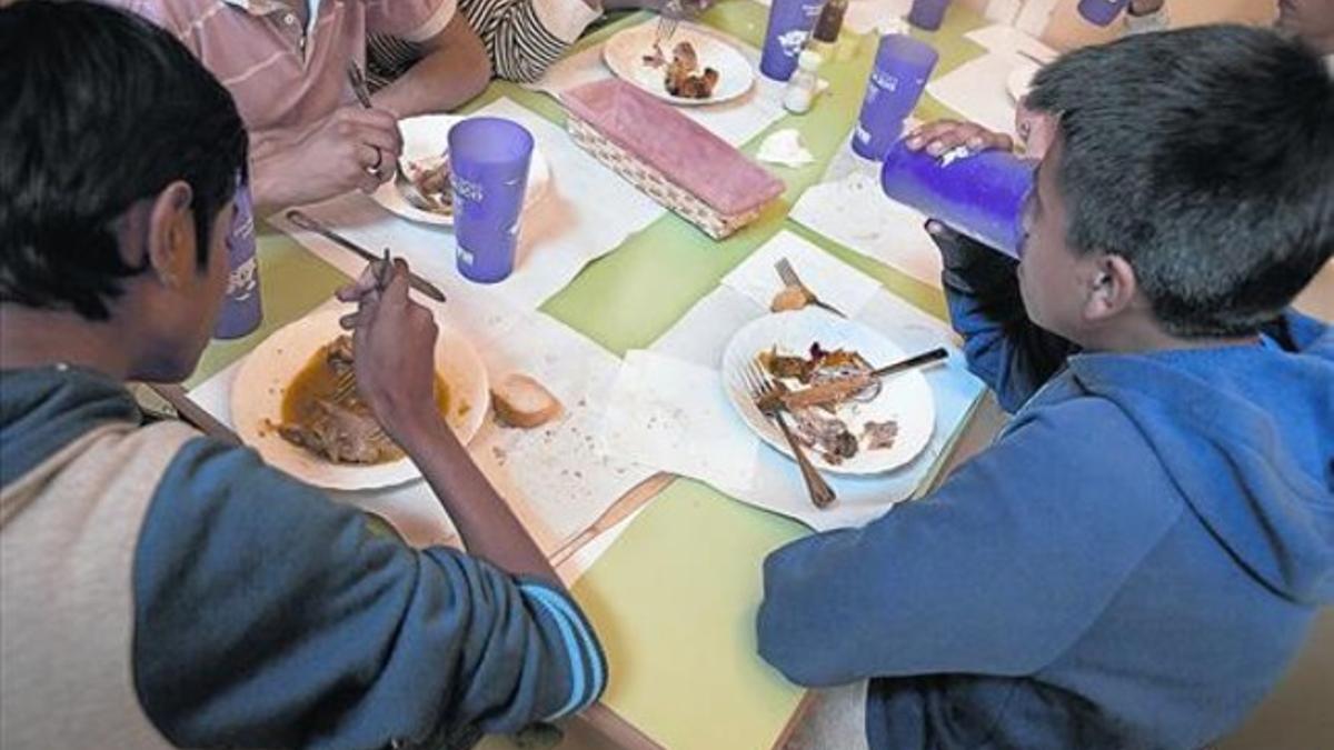 El comedor de la Associació d'Educació Integral Raval, ayer.