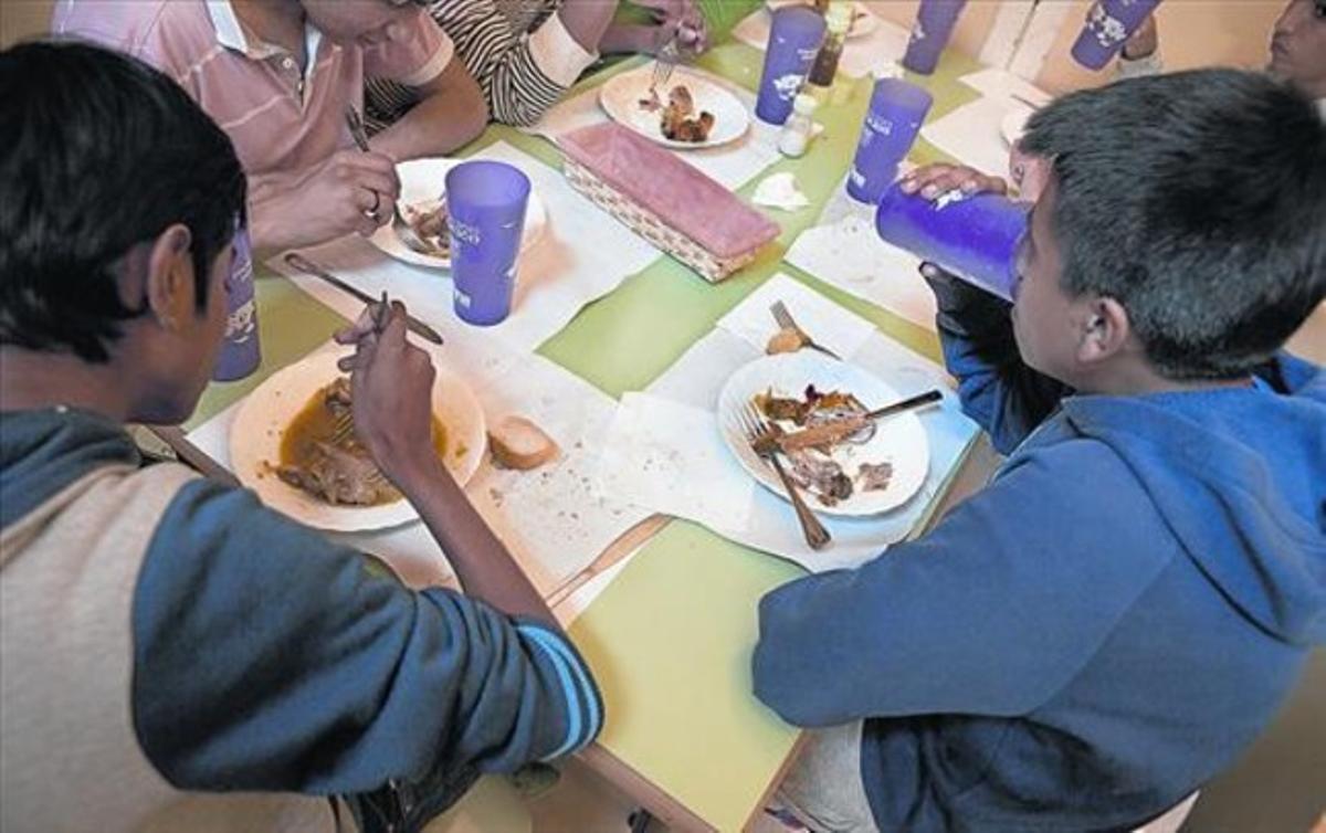 El comedor de la Associació d'Educació Integral Raval, ayer.