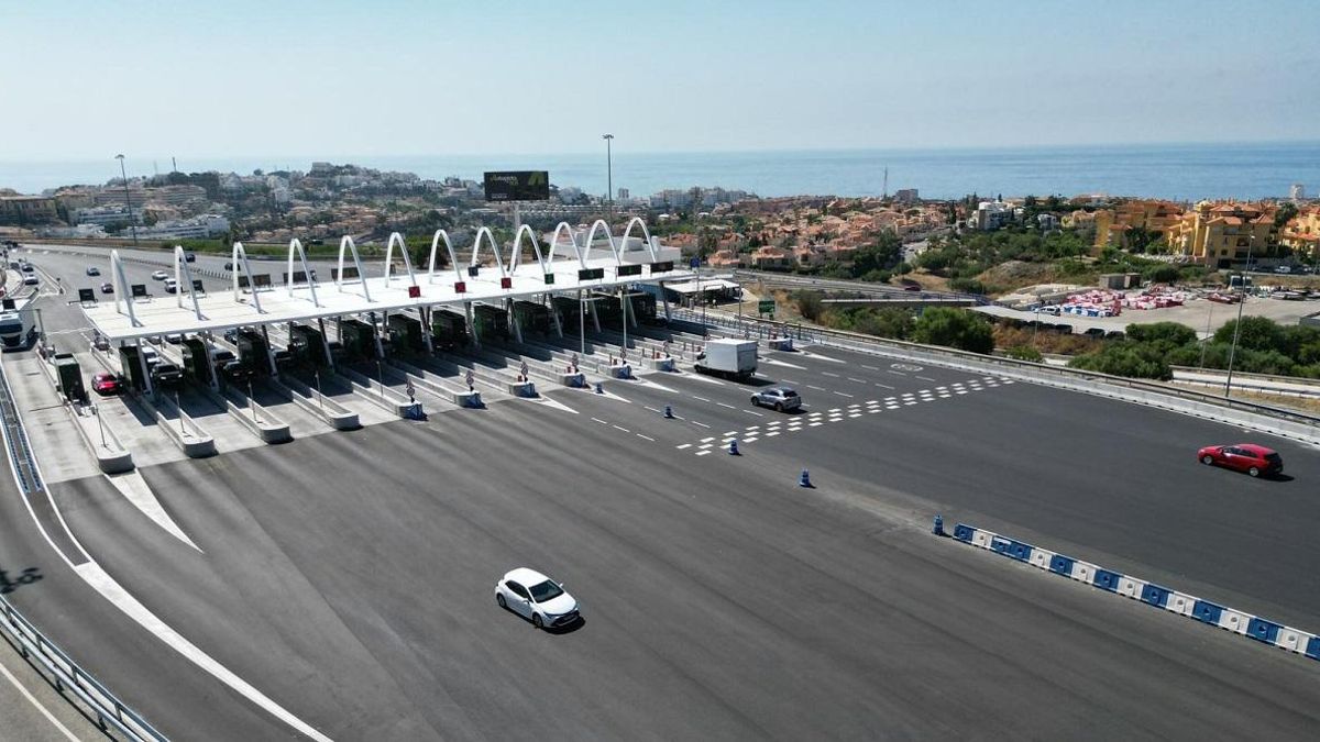 Una imagen del área de peaje troncal de Calahonda de la autopista de la Costa del Sol en Málaga.