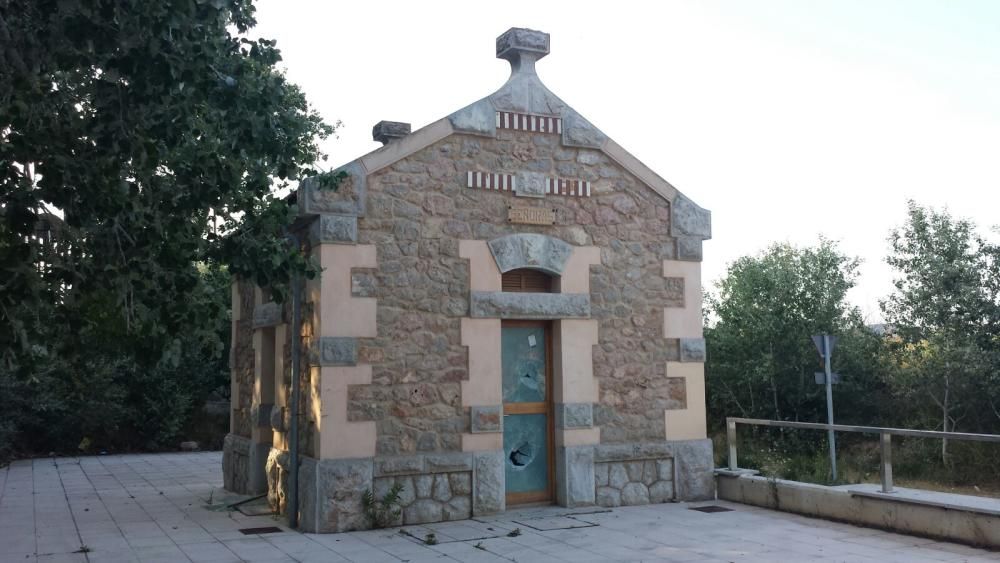 Actos vandálicos en la estación de tren de Son Servera