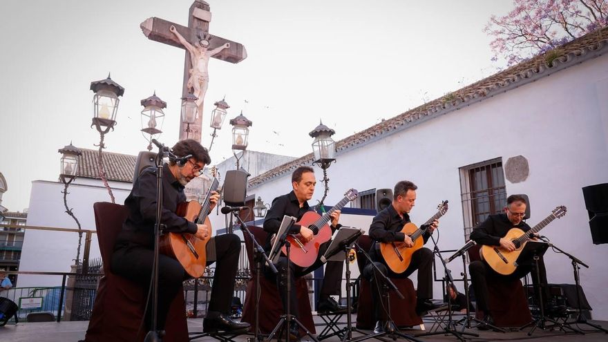 Cuarteto de Guitarras para una tarde primaveral en la cordobesa plaza de Capuchinos
