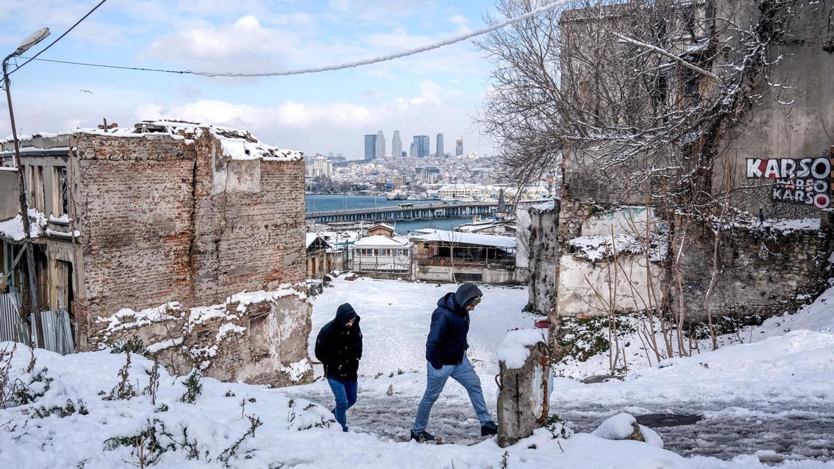 Turquía, bajo un espeso manto de nieve por el temporal Elpis.